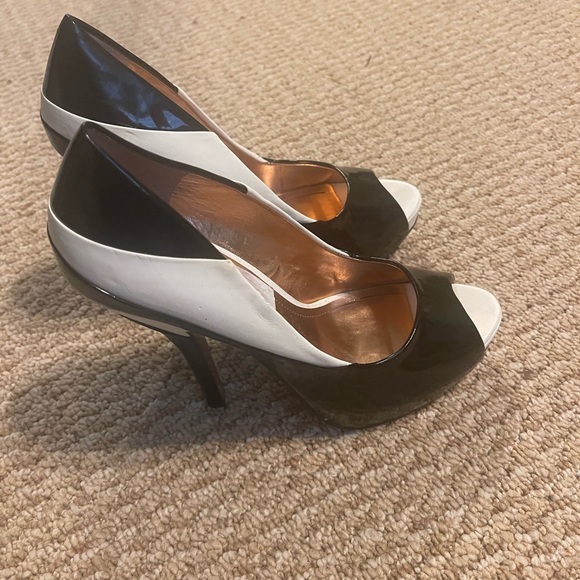 BCBGeneration Colorblock Peep Toe Heels - Picture 3 of 11